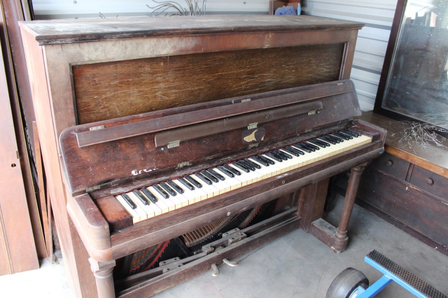 1866 Steinway (4)