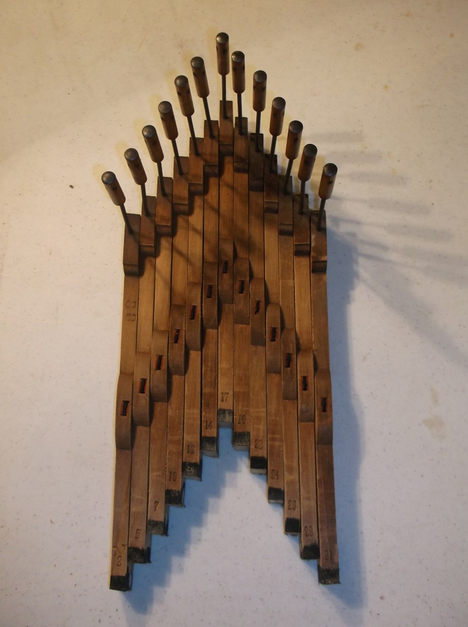 piano key extensions in an arrow formation